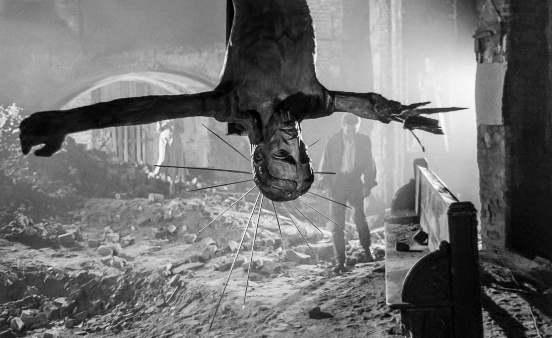 Kadr z filmu Popiół i diament